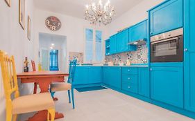 Blue Waves Apartment With Maltese Balcony